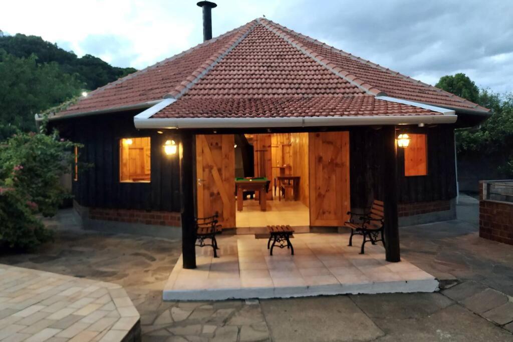 Villa Galpao Rustico No Vale Dos Vinhedos à Bento Gonçalves Extérieur photo